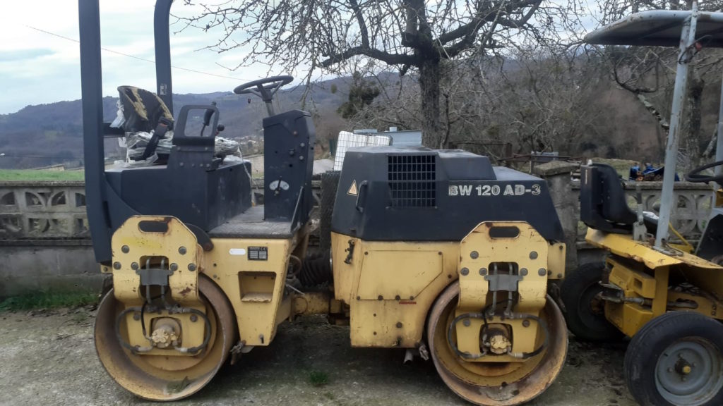 Rodillo tandem articulado ligero Bomag BW120